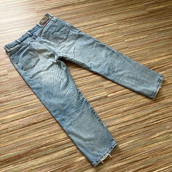 Wrangler Denim Jeans Light Wash Vintage Distressed Ripped Knee Frayed Hem 36x30 - Picture 6 of 10